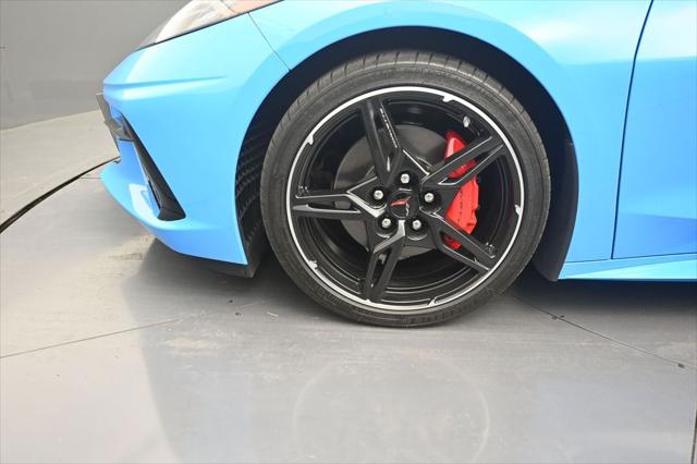 2025 Chevrolet Corvette Stingray RWD Convertible 2LT