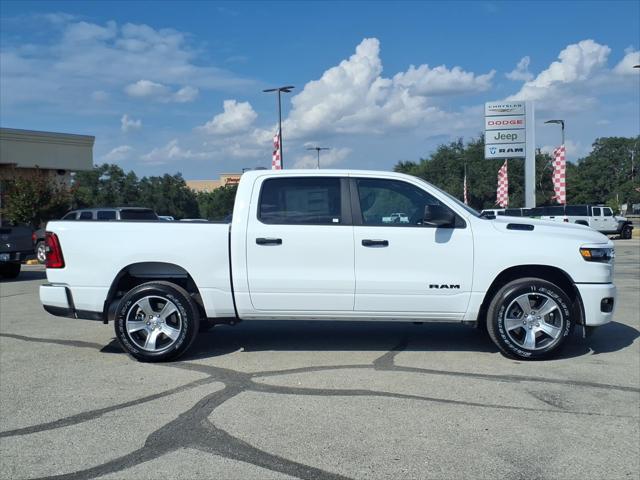 2026 RAM 1500 RAM 1500 EXPRESS CREW CAB 4X2 57 BOX