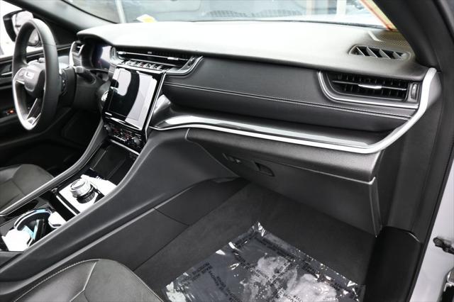 2023 Jeep Grand Cherokee L Altitude 4x2