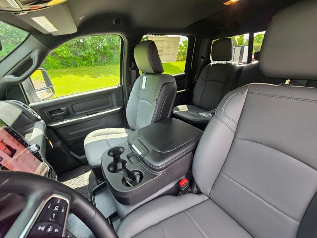 2026 Ram 3500 Tradesman Crew Cab 4x4 8' Box