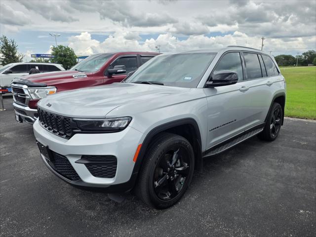 2025 Jeep Grand Cherokee Altitude 4x4 for sale in Uvalde, TX