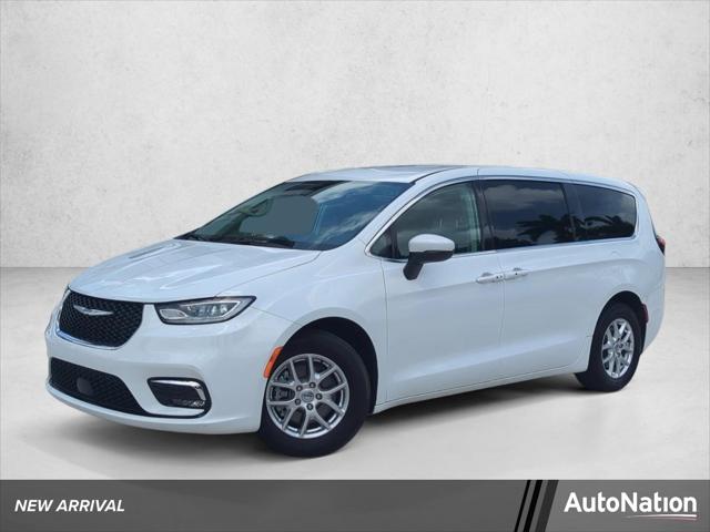2023 Chrysler Pacifica Touring L for sale in Pembroke Pines, FL