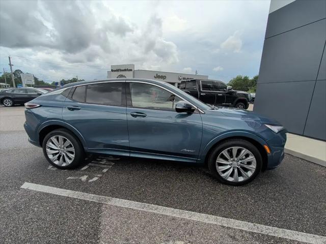 2024 Buick NV Avenir FWD