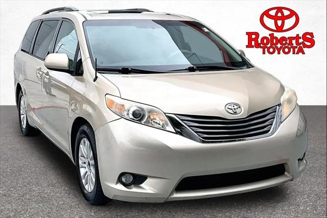 2013 Toyota Sienna XLE V6 8 Passenger for sale in Columbia, TN