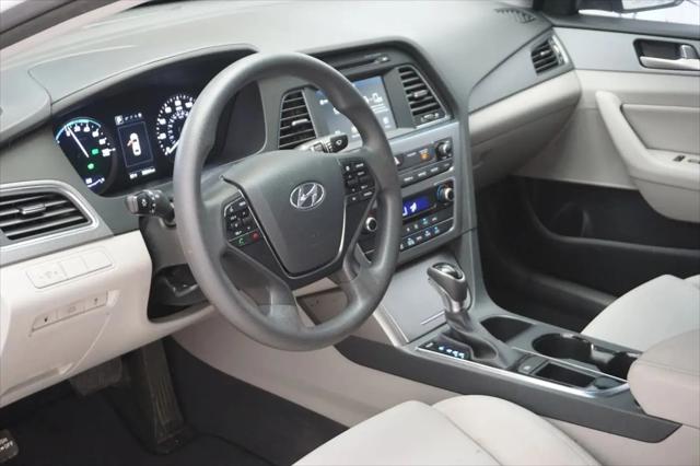 2017 Hyundai Sonata Hybrid SE