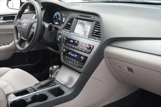 2017 Hyundai Sonata Hybrid SE