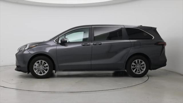 2025 Toyota Sienna LE