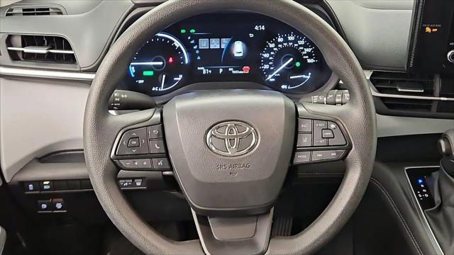2025 Toyota Sienna LE