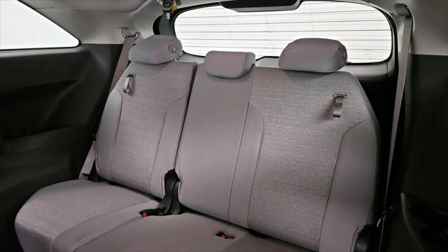 2025 Toyota Sienna LE