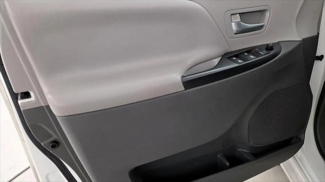2017 Toyota Sienna LE 8 Passenger