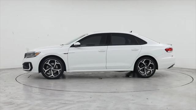 2022 Volkswagen Passat 2.0T R-Line