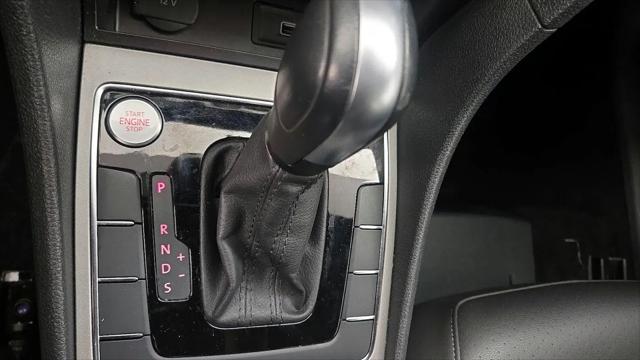 2022 Volkswagen Passat 2.0T R-Line