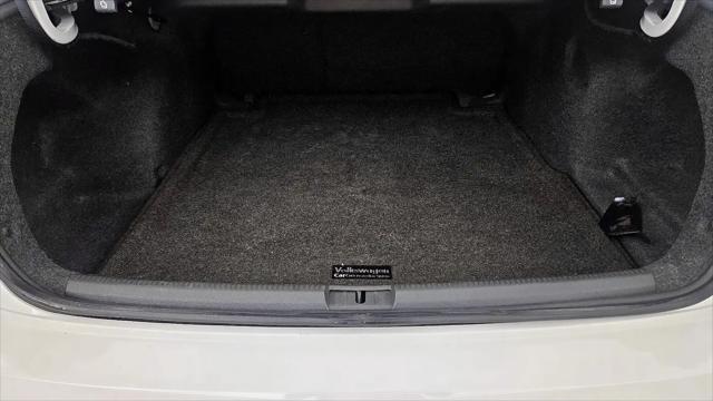 2022 Volkswagen Passat 2.0T R-Line