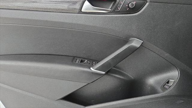 2022 Volkswagen Passat 2.0T R-Line