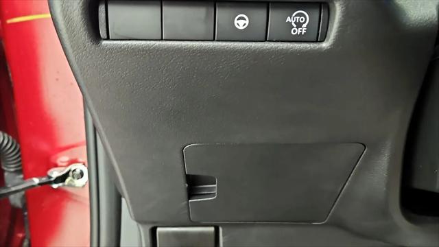 2025 Nissan Kicks SR FWD