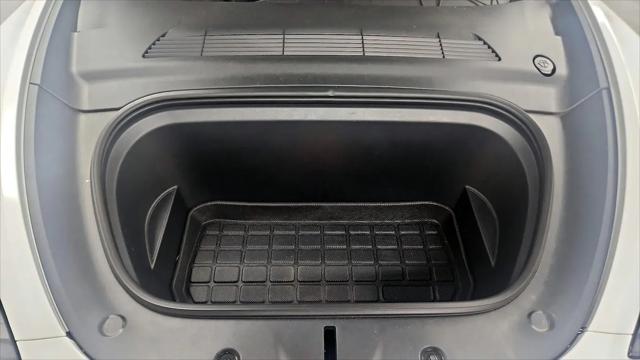 2024 Tesla Model Y Long Range Single Motor Rear-Wheel Drive