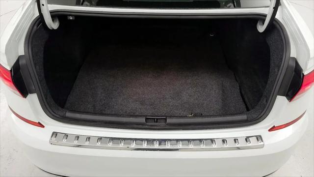 2022 Volkswagen Passat 2.0T SE