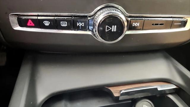 2022 Volvo XC60 B6 Inscription