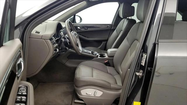 2022 Porsche Macan Macan
