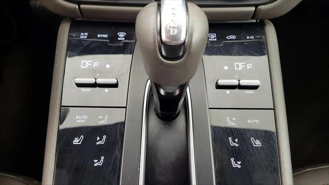 2022 Porsche Macan Macan