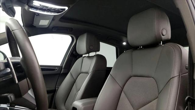2022 Porsche Macan Macan