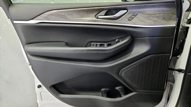 2023 Jeep Grand Cherokee Limited 4x2