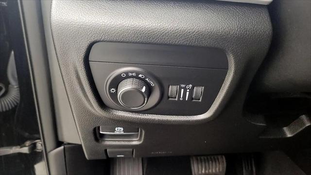 2023 Jeep Grand Cherokee Laredo 4x4