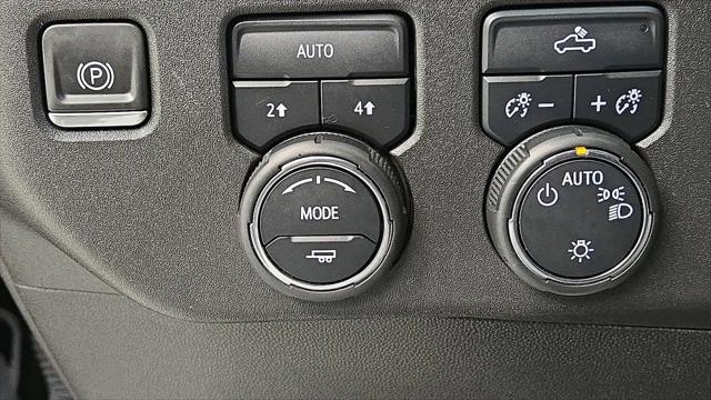 2023 Chevrolet Silverado 1500 4WD Crew Cab Short Bed LT with 2FL