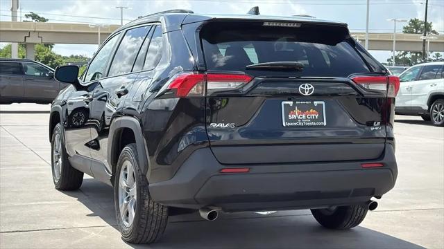 2025 Toyota RAV4 Hybrid LE