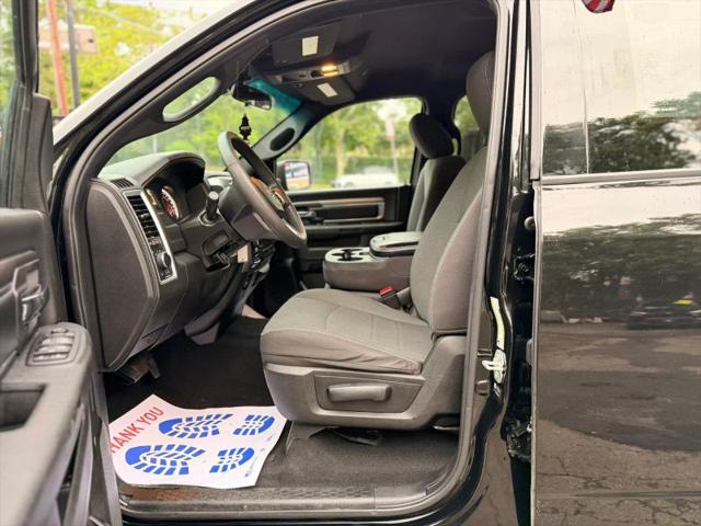 2024 Ram 1500 Classic Warlock Crew Cab 4x4 5'7" Box