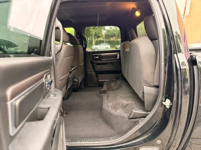 2024 Ram 1500 Classic Warlock Crew Cab 4x4 5'7" Box