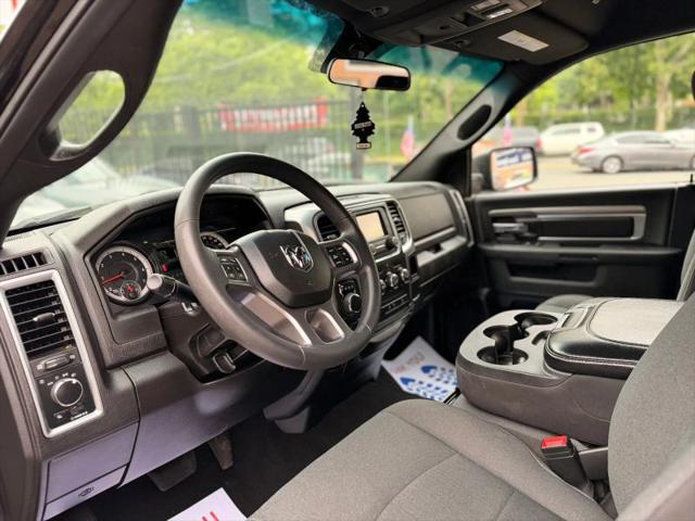 2024 Ram 1500 Classic Warlock Crew Cab 4x4 5'7" Box