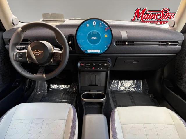 2025 MINI Hardtop Cooper