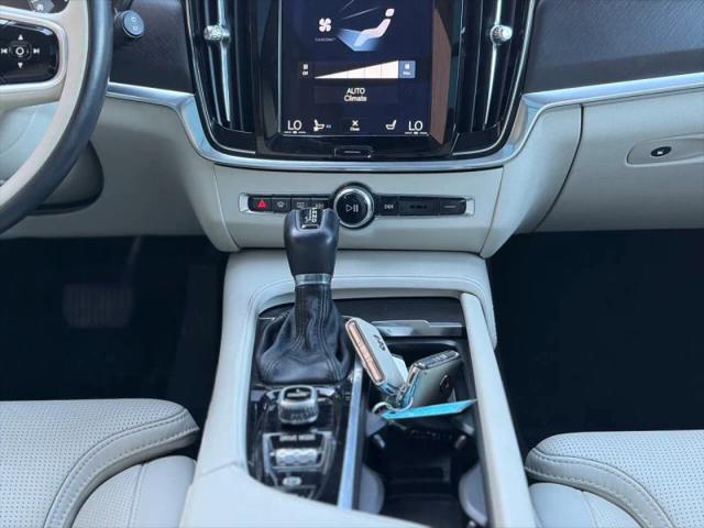 2017 Volvo V90 Cross Country T6