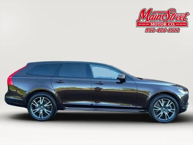 2017 Volvo V90 Cross Country T6