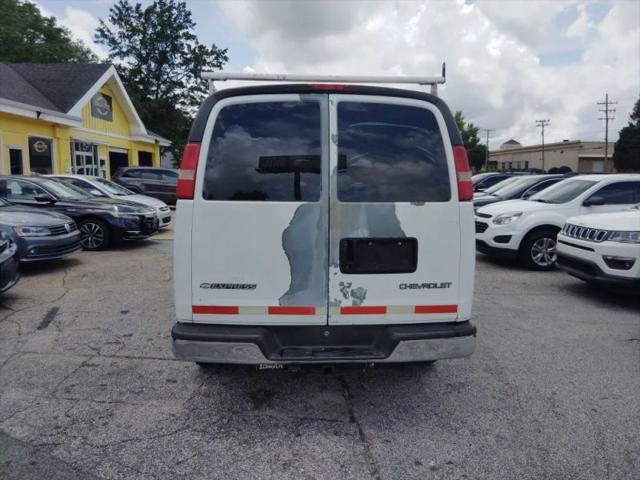 2005 Chevrolet Express Base