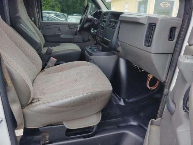 2005 Chevrolet Express Base