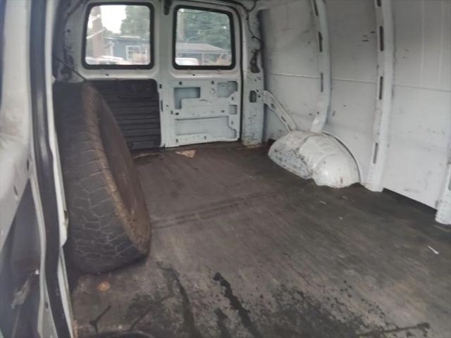 2005 Chevrolet Express Base