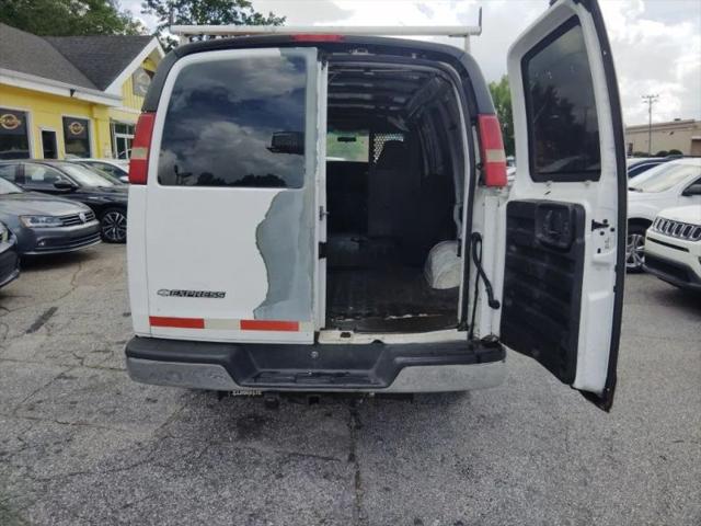 2005 Chevrolet Express Base