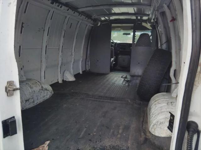 2005 Chevrolet Express Base
