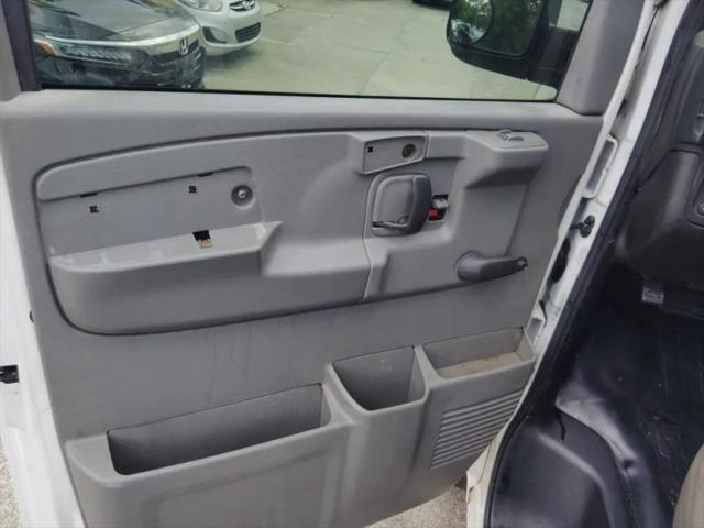 2005 Chevrolet Express Base
