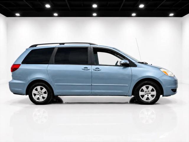 2005 Toyota Sienna LE for sale in Naperville, IL