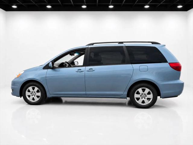 2005 Toyota Sienna LE