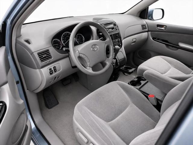 2005 Toyota Sienna LE