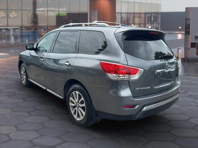 2016 Nissan Pathfinder SV