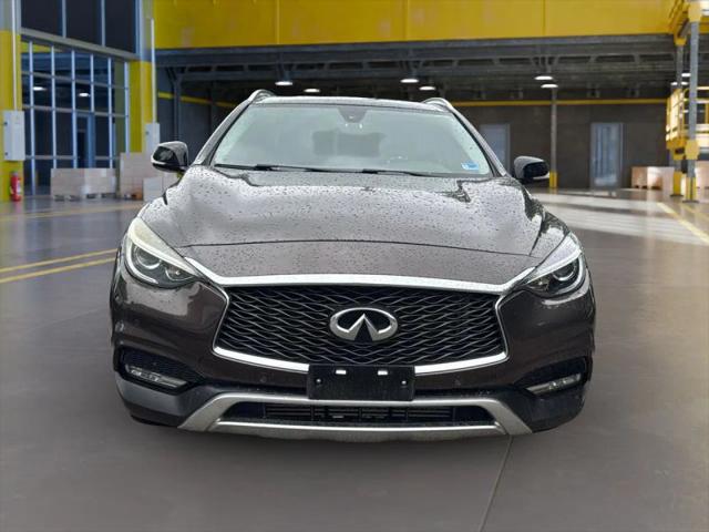 2017 INFINITI QX30 Premium