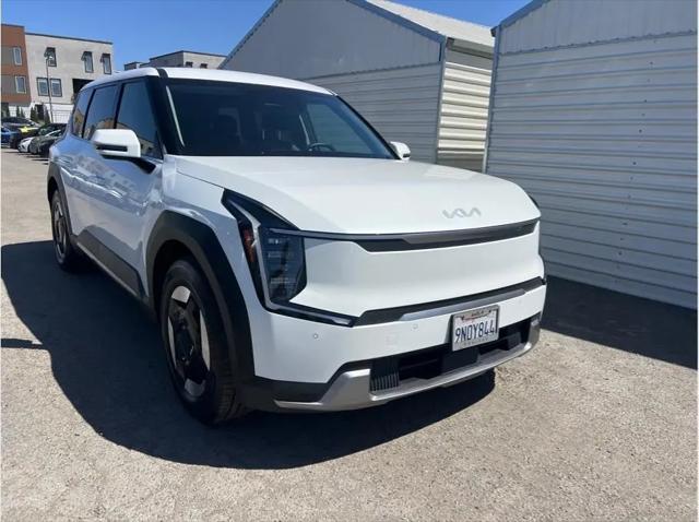 2024 Kia EV9 Light Long Range