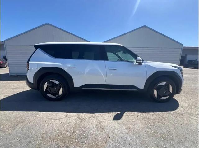 2024 Kia EV9 Light Long Range