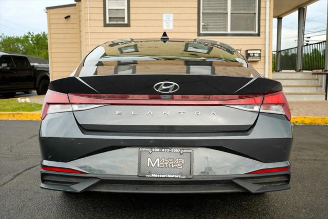 2021 Hyundai Elantra SE