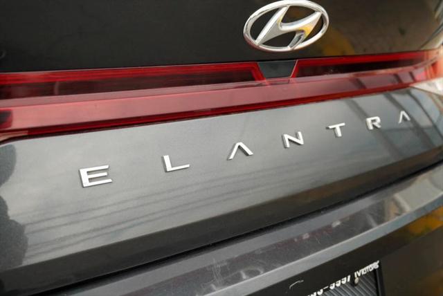 2021 Hyundai Elantra SE